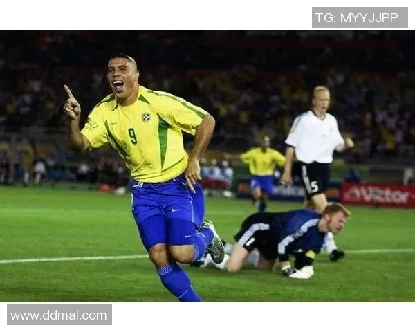 90年代足球传奇球星盘点:回顾那些风靡全球的绿茵英雄 90年代足球传奇球星盘点:回顾那些风靡全球的绿茵英雄